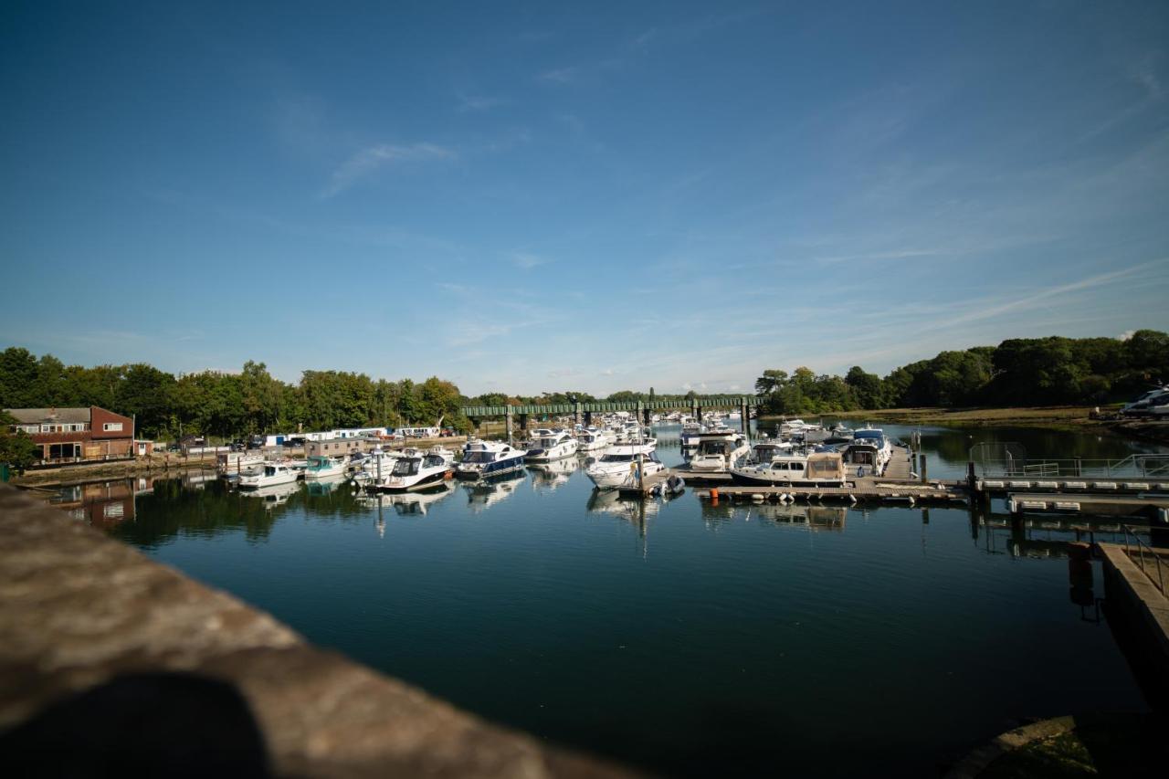 Harper'S Steakhouse With Rooms, Southampton Swanwick Marina Lower Swanwick Exterior foto